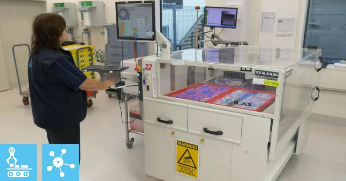 Operator at an ILAS3000 robot